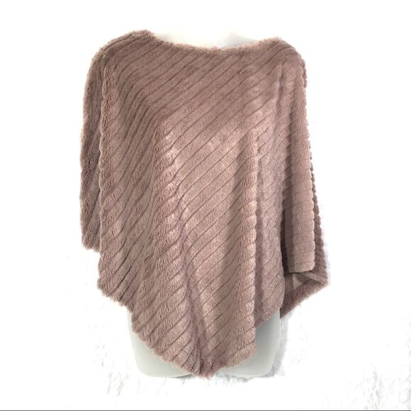 black rivet faux fur blush poncho shawl cape NEW size small medium mauve - Picture 1 of 10
